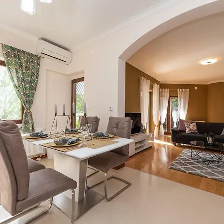 Zen Luxury Apartmán *